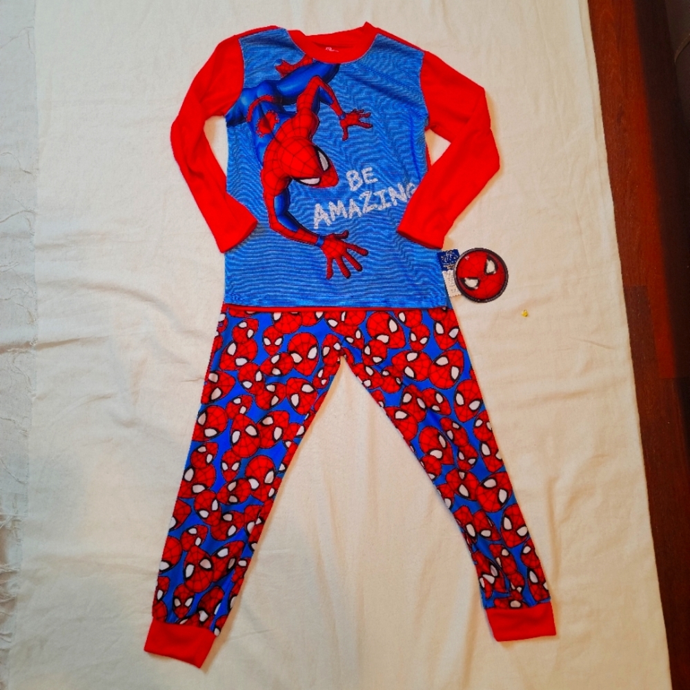 Spiderman boys pajamas/sleepwear.